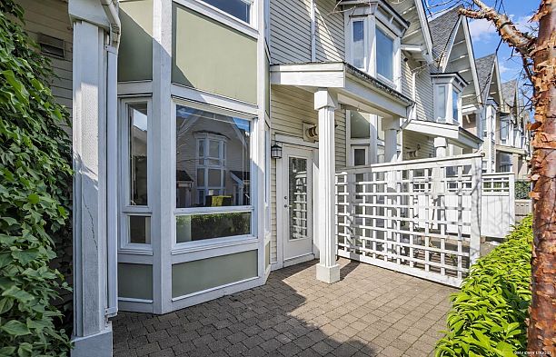6190 Cambie Street Oakridge VW