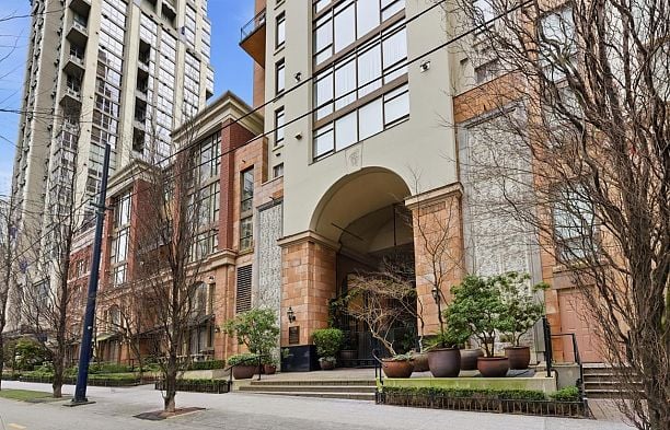 1102 1280 Richards Street Yaletown