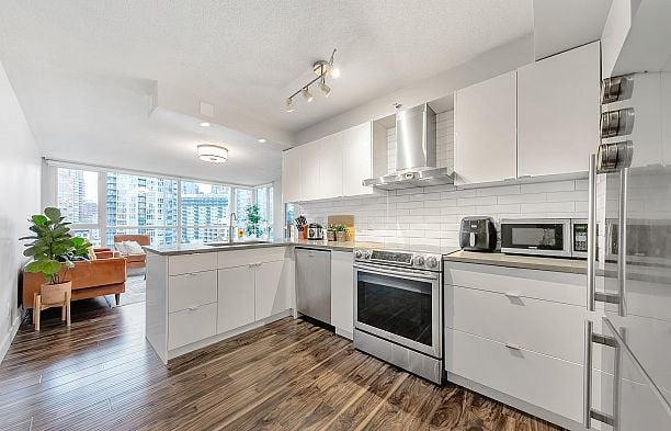 1003 1188 Richards Street Yaletown