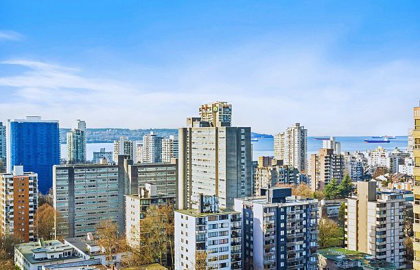 2004 1568 Alberni Street West End VW