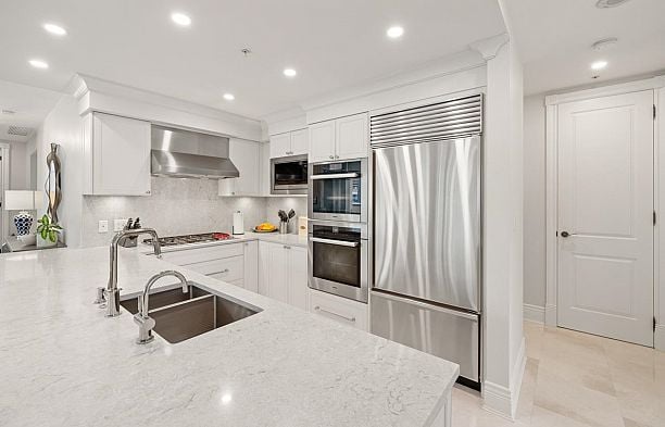 1102 1280 Richards Street Yaletown