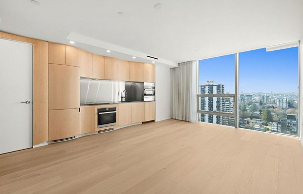 2004 1568 Alberni Street West End VW