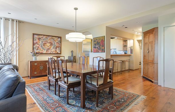 302 2015 Beach Avenue West End VW