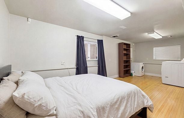 2779 W 33rd Avenue MacKenzie Heights