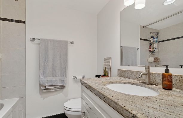 202 1280 Nicola Street West End VW