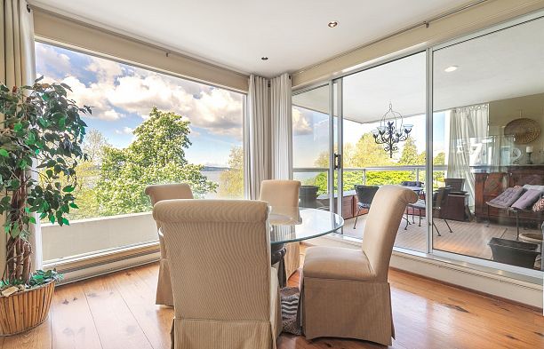 302 2015 Beach Avenue West End VW