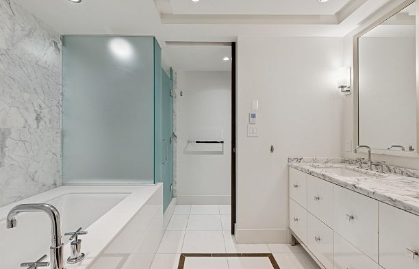 2702 667 Howe Street Downtown VW