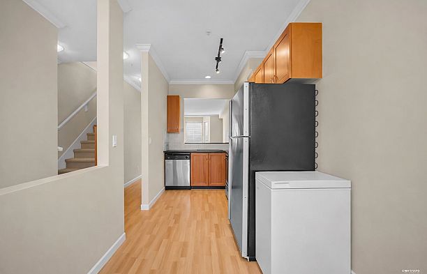 6190 Cambie Street Oakridge VW