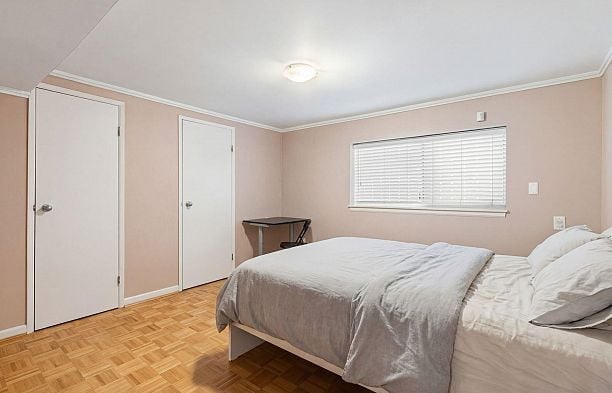 2779 W 33rd Avenue MacKenzie Heights