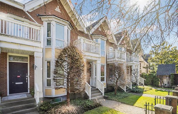 6190 Cambie Street Oakridge VW