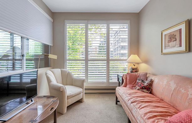 302 2015 Beach Avenue West End VW