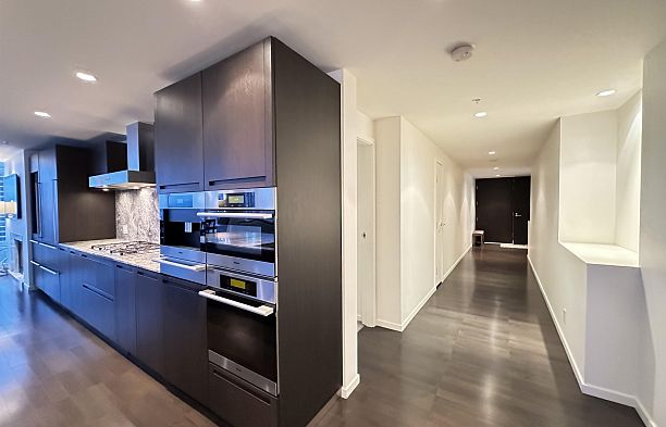 3301 1011 W Cordova Street Coal Harbour