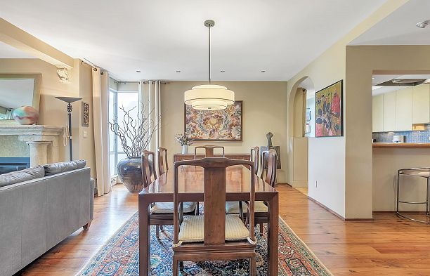 302 2015 Beach Avenue West End VW