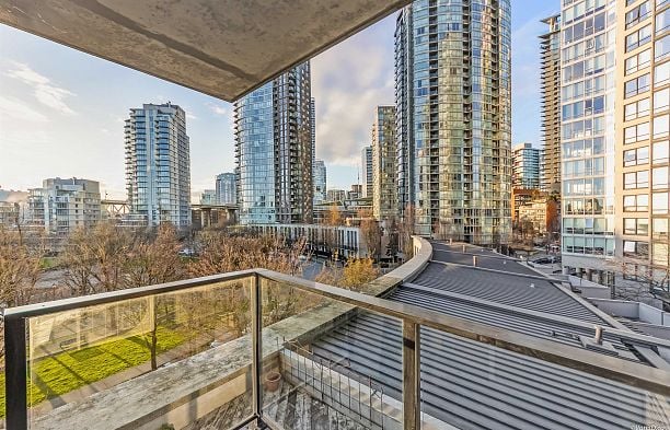 606 455 Beach Crescent Yaletown