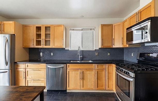 2779 W 33rd Avenue MacKenzie Heights