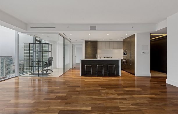 2702 667 Howe Street Downtown VW