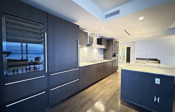 3301 1011 W Cordova Street Coal Harbour