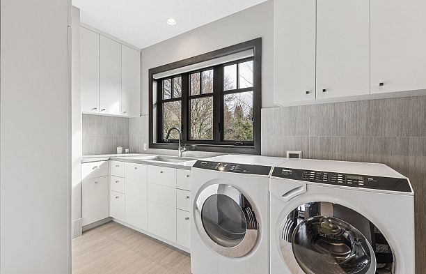 6149 Angus Drive South Granville