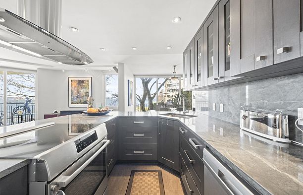 402 1575 Beach Avenue West End VW