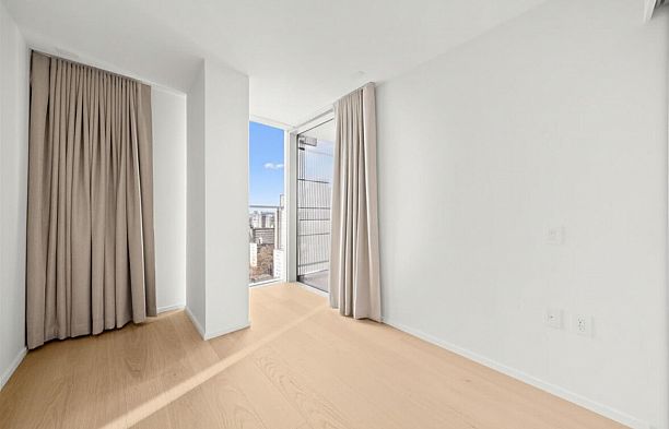 2004 1568 Alberni Street West End VW