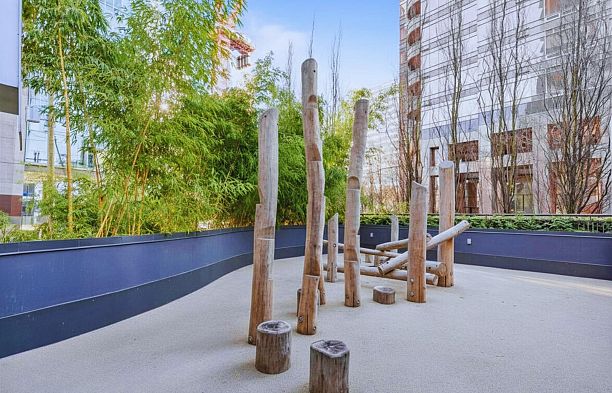 2004 1568 Alberni Street West End VW