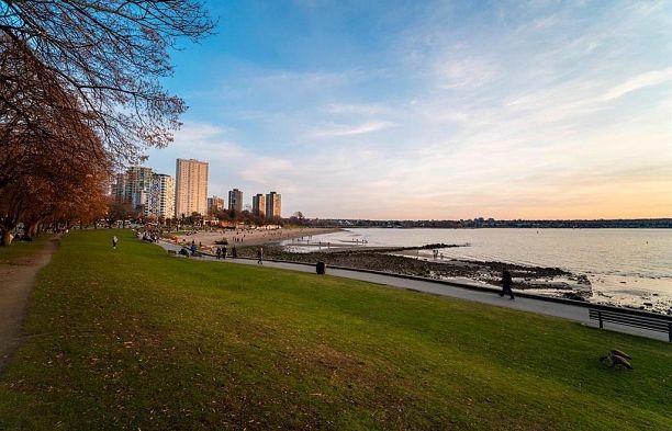 503 1995 Beach Avenue West End VW