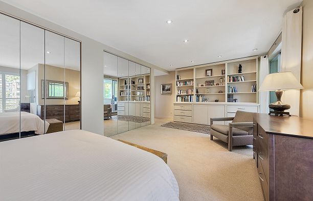 302 2015 Beach Avenue West End VW