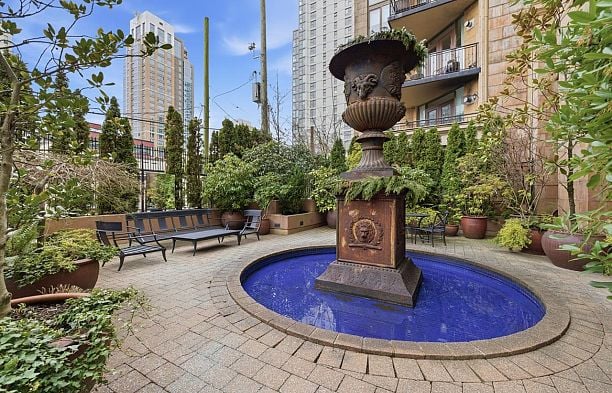 1102 1280 Richards Street Yaletown