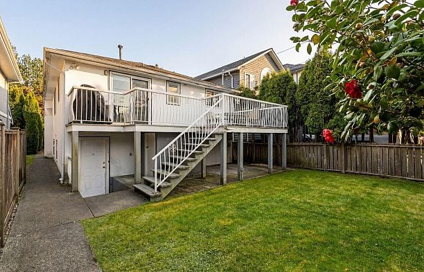 2779 W 33rd Avenue MacKenzie Heights