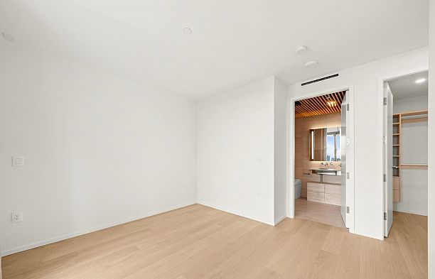 2004 1568 Alberni Street West End VW