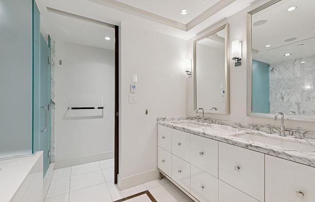 2702 667 Howe Street Downtown VW