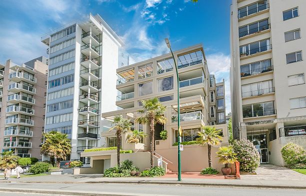 302 2015 Beach Avenue West End VW