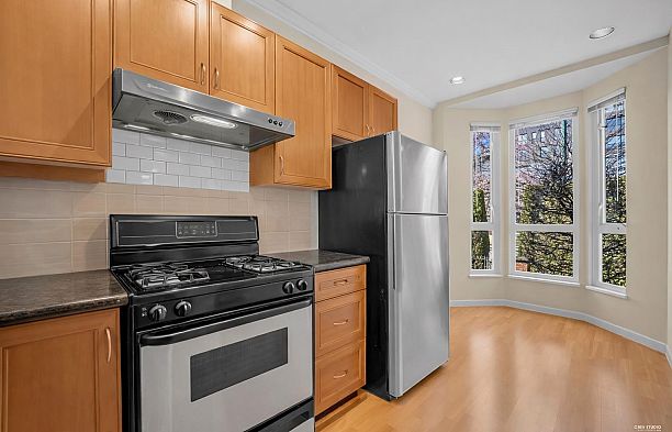 6190 Cambie Street Oakridge VW