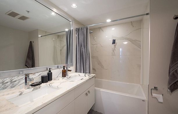 2063 W 10th Avenue Kitsilano