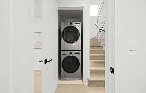 1 3466 W 22nd Avenue Dunbar