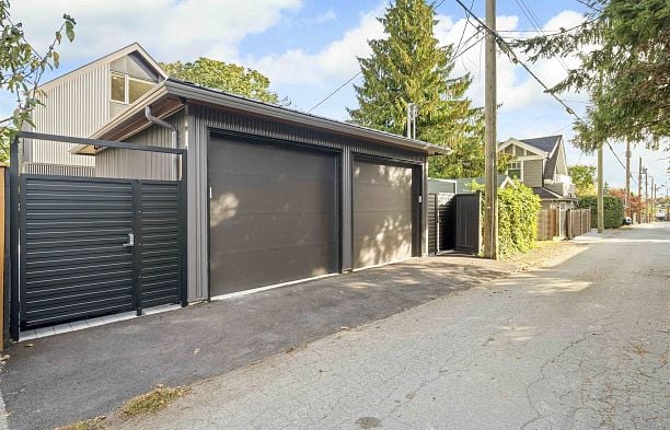 2 3466 W 22nd Avenue Dunbar