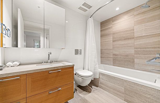 212 7128 Adera Street South Granville