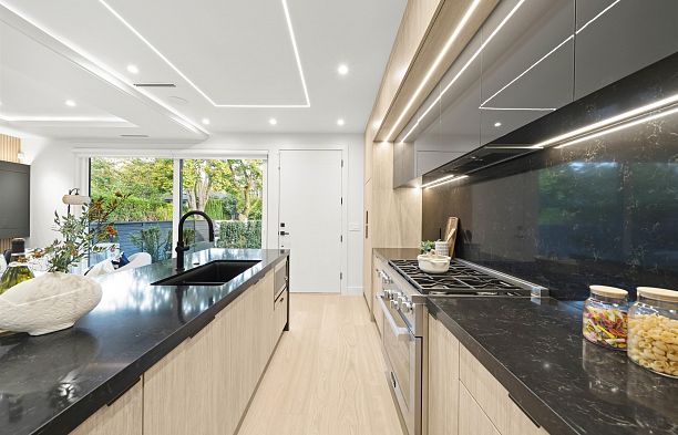 1 3466 W 22nd Avenue Dunbar