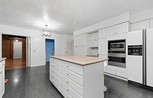 1042 W 48th Avenue South Granville