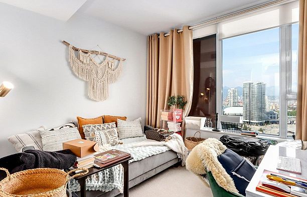 2701 8 Smithe Mews Yaletown