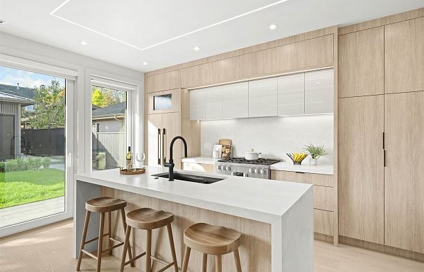 2 3466 W 22nd Avenue Dunbar