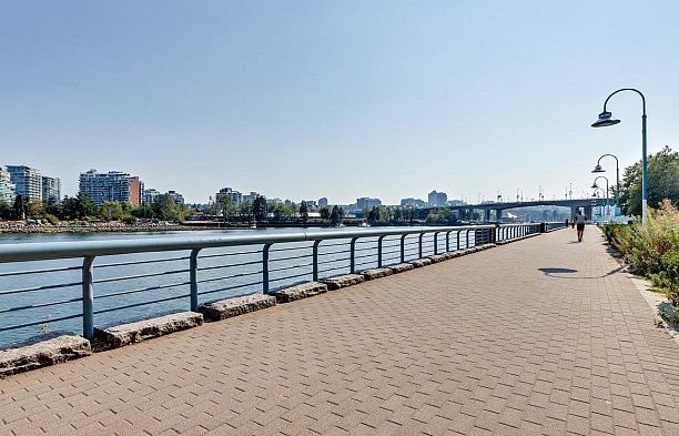 2701 8 Smithe Mews Yaletown