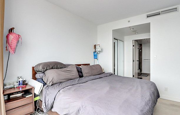 2701 8 Smithe Mews Yaletown