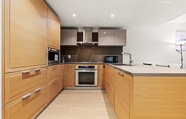 212 7128 Adera Street South Granville