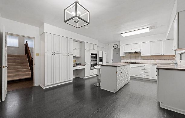 1042 W 48th Avenue South Granville