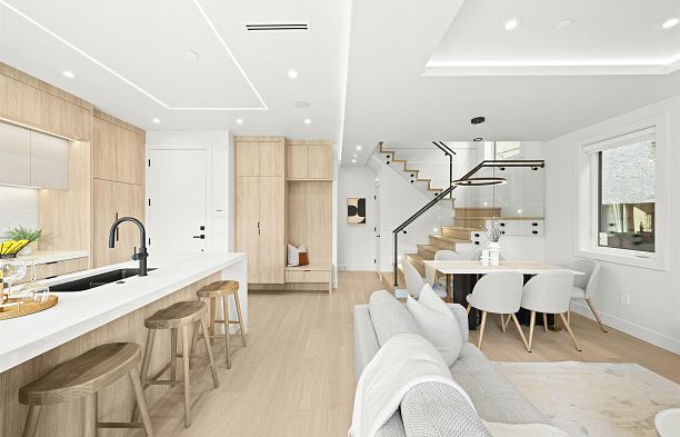 2 3466 W 22nd Avenue Dunbar