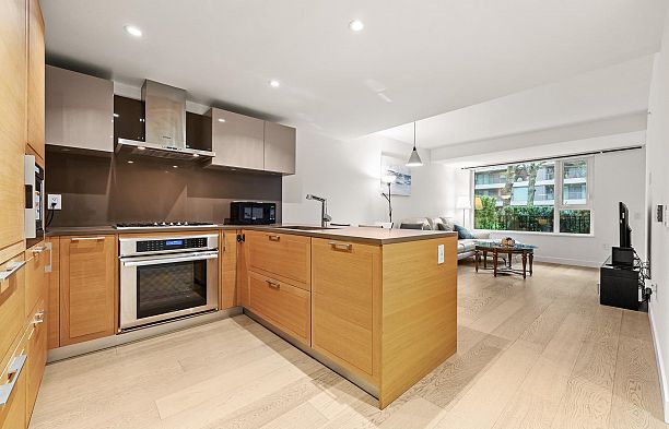 212 7128 Adera Street South Granville