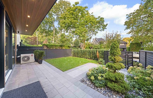 1 3466 W 22nd Avenue Dunbar