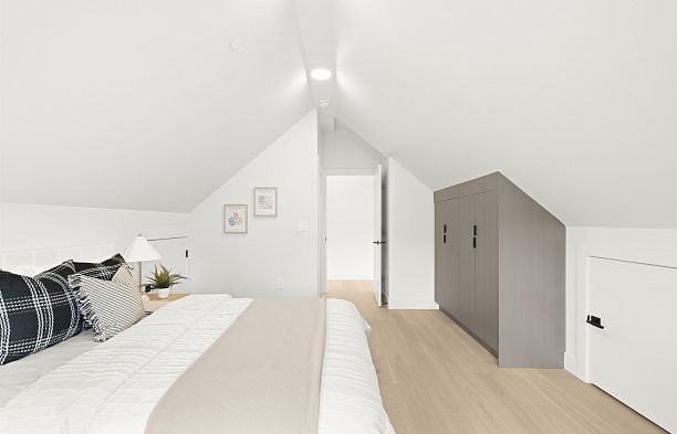 2 3466 W 22nd Avenue Dunbar