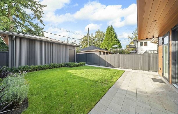 2 3466 W 22nd Avenue Dunbar